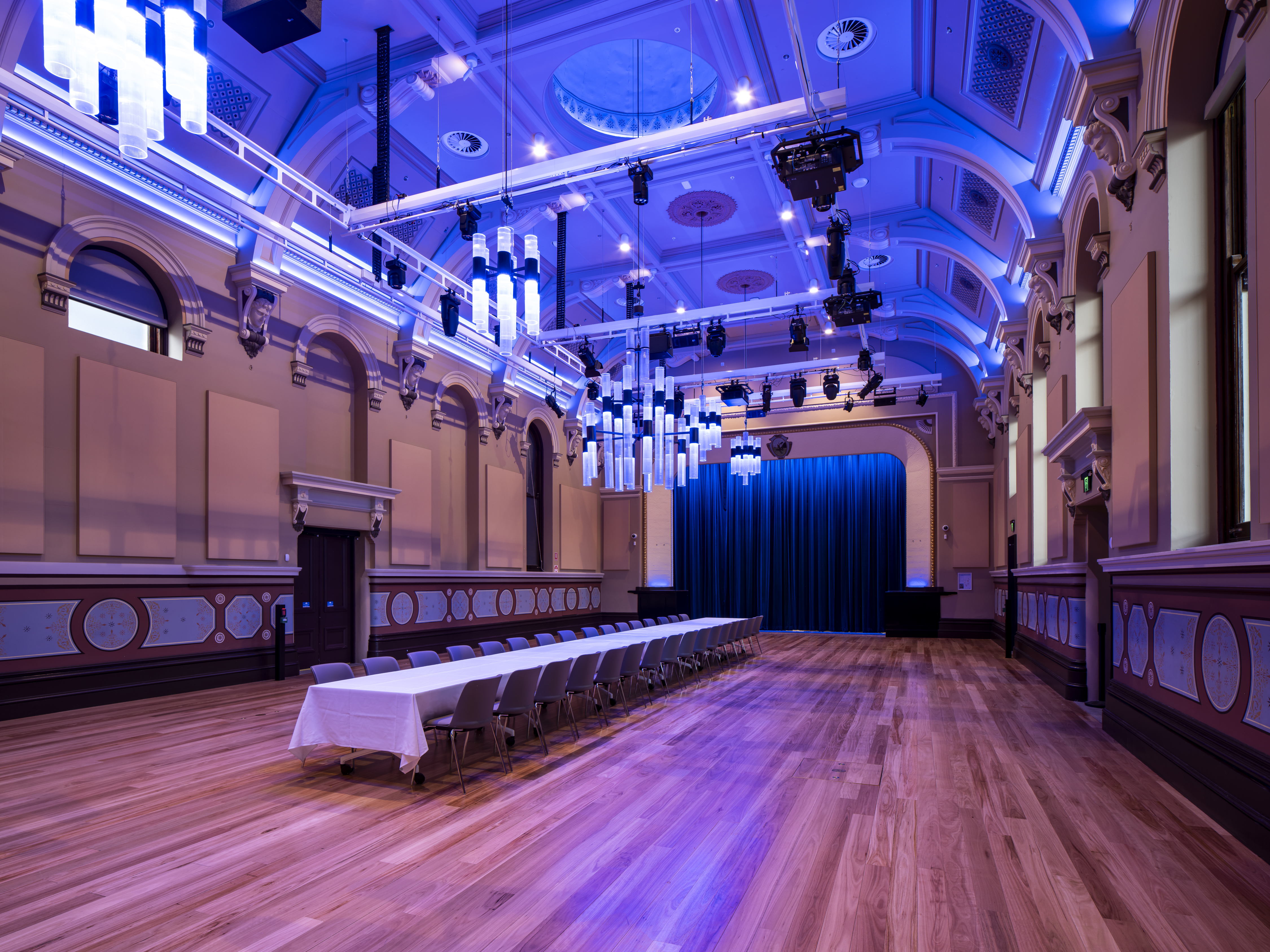 Town Hall King Table Set Up