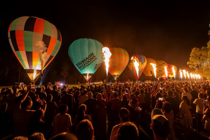 Air Balloons with crowd waiting  