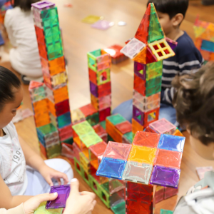 children with building blocks