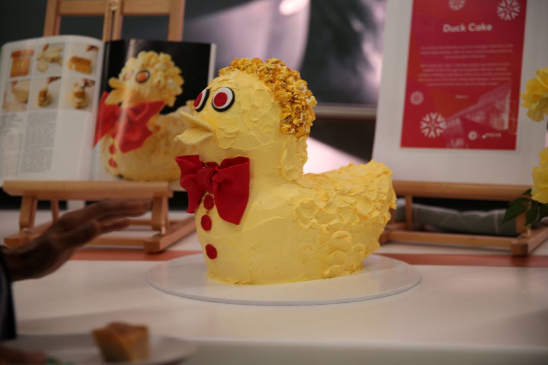 Yellow cake shaped in a Duck